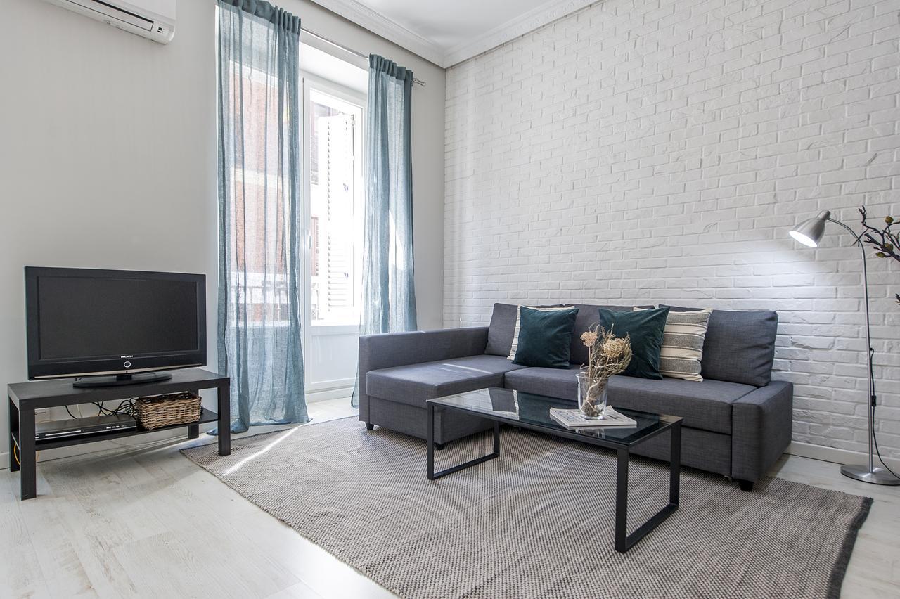 Apartament Plaza De Cibeles Madryt Zewnętrze zdjęcie